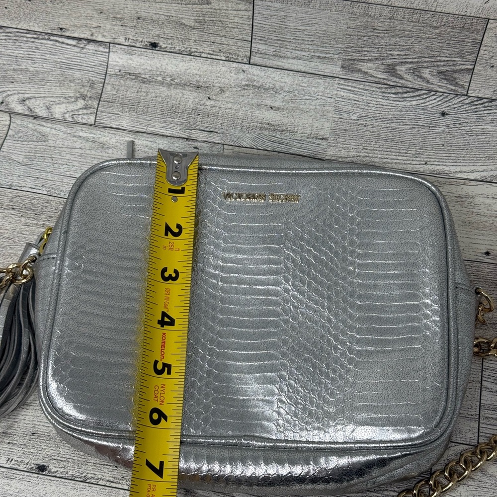 NWT- Victoria’s Secret Silver Snake Skin Crossbody Bag with Tassel & Gold Chain - Picture 6 of 10